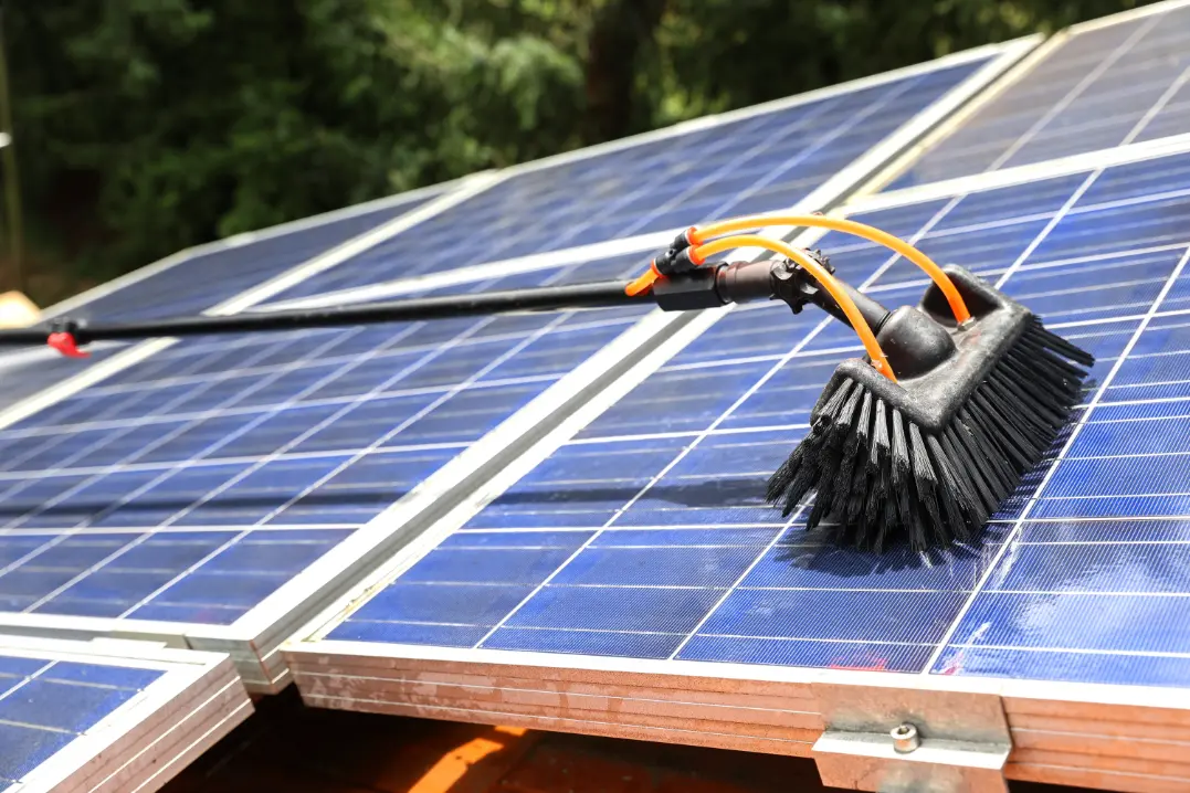 Solar panel cleaning service in Glendale, CA helping improve rooftop solar performance and efficiency